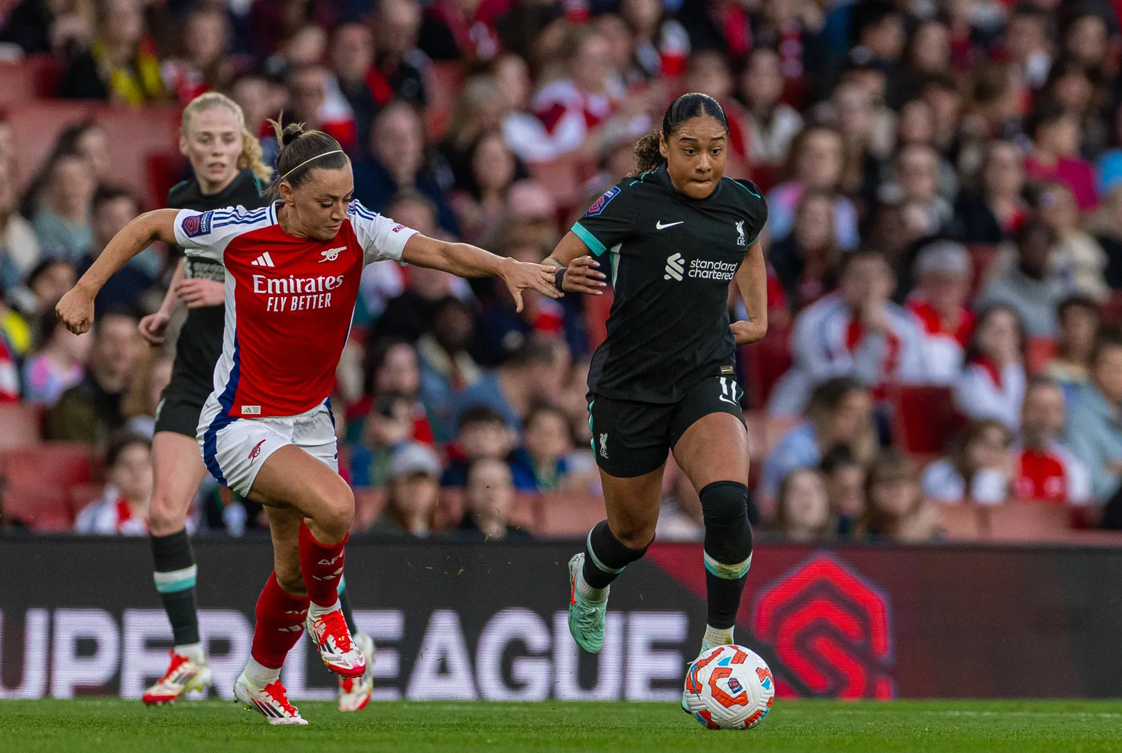 Olivia Smith em Arsenal x  Liverpool na WSL 