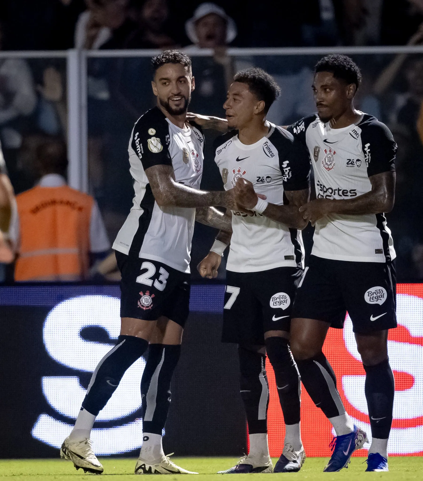 Corinthians estreou na Copa do Brasil diante do Barra, da S&eacute;rie C