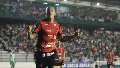 Diante de uma proposta tentadora para sair, Leandr&atilde;o preferiu a torcida do Brasil de Pelotas