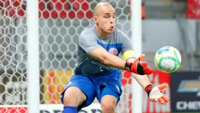 [V&iacute;deo] O gol mais bizarro da rodada na S&eacute;rie B foi cortesia de J&uacute;lio C&eacute;sar
