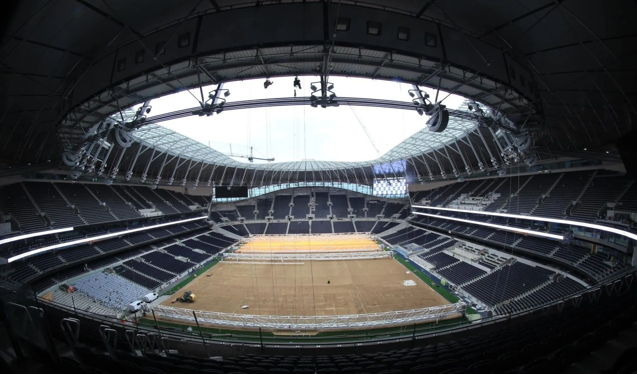 Pochettino brinca: &ldquo;Se precisar, eu ajudo a terminar as obras do est&aacute;dio do Tottenham&rdquo;