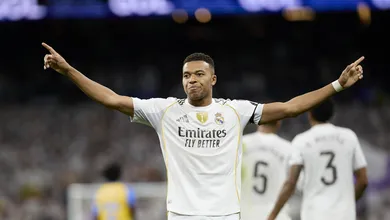 Mbapp&eacute; mostra pr&ecirc;mio (e motivo) ao comandar goleada do Real em &lsquo;estreia&rsquo; de Endrick