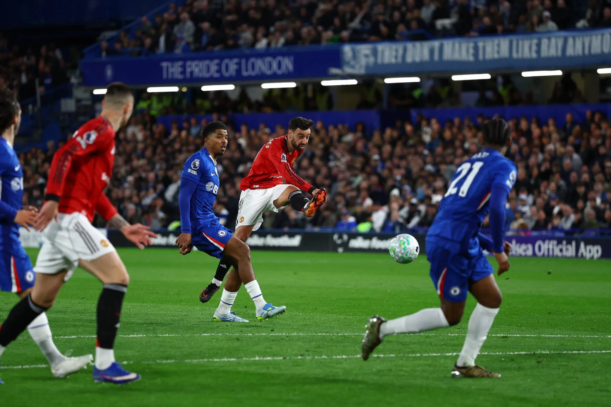 Bruno Fernandes durante partida contra o Chelsea (Foto: IMAGO / Pro Sports Images)