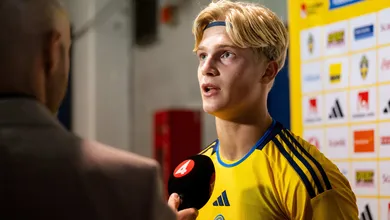 Porque o Tottenham e n&atilde;o o Barcelona? A pergunta de milh&otilde;es foi feita a Lucas Bergvall, que respondeu sucintamente