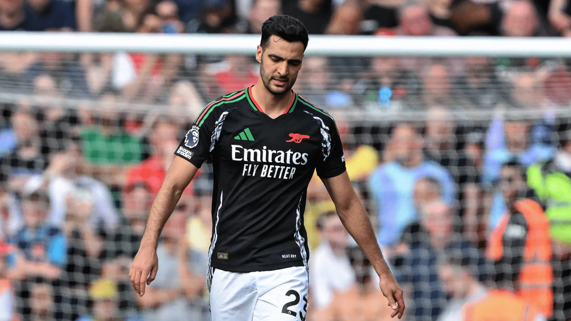 Mikel Merino marca e &eacute; expulso em Liverpool x Arsenal