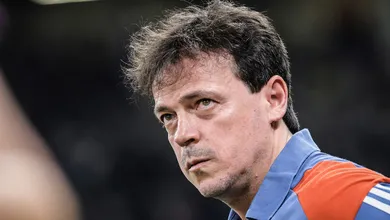 Diniz alfineta arbitragem e aponta no que o Cruzeiro precisa melhorar ap&oacute;s novo trope&ccedil;o