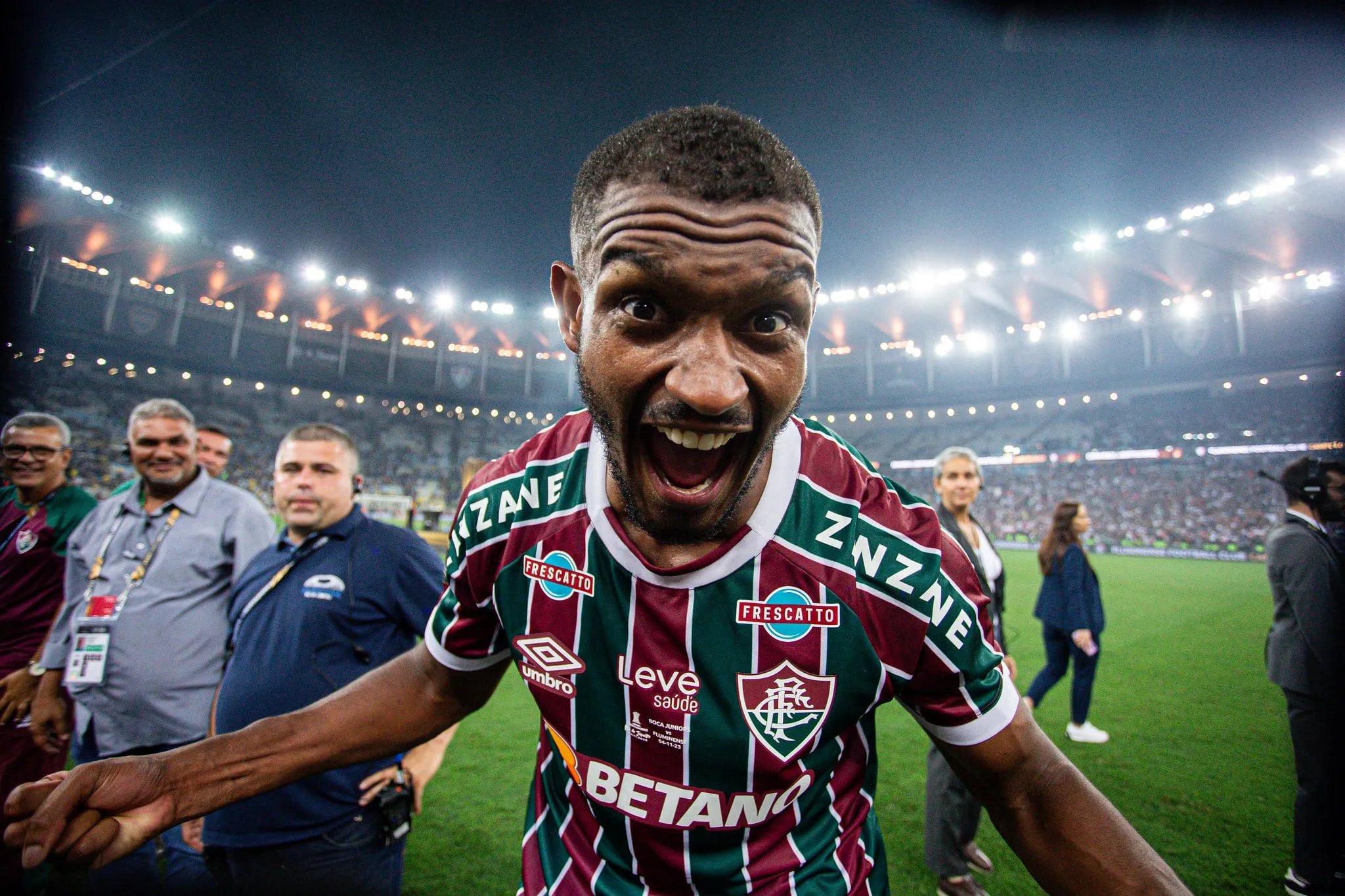 Por que Marlon, lesionado, tem situa&ccedil;&atilde;o indefinida no Fluminense