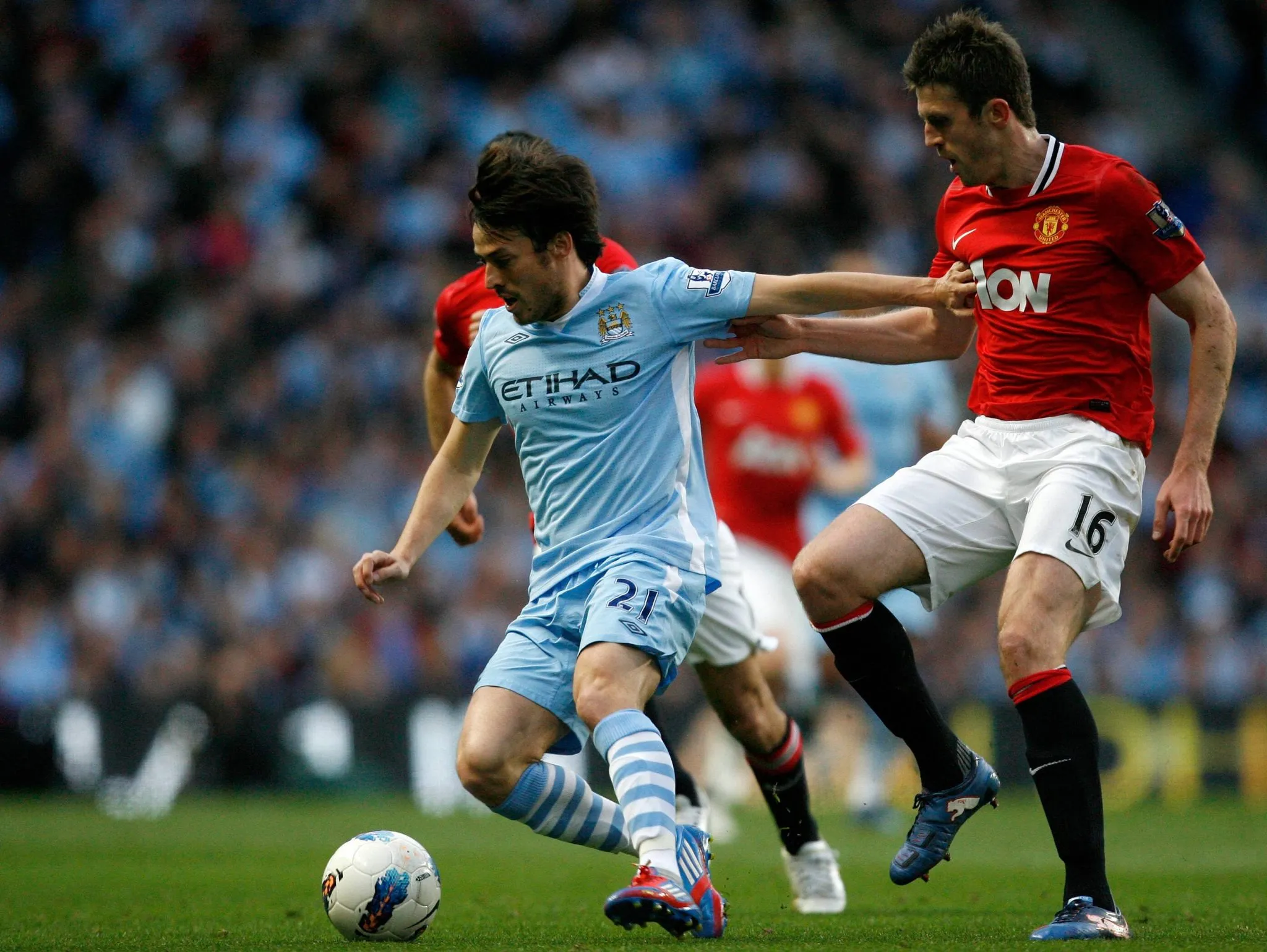 Manchester City e United se enfrentam em final antecipada da Premier League em 2012 