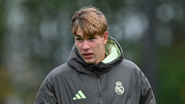 Quem &eacute; o jovem goleiro ucraniano que fugiu da guerra e foi chamado por Mourinho no Real Madrid