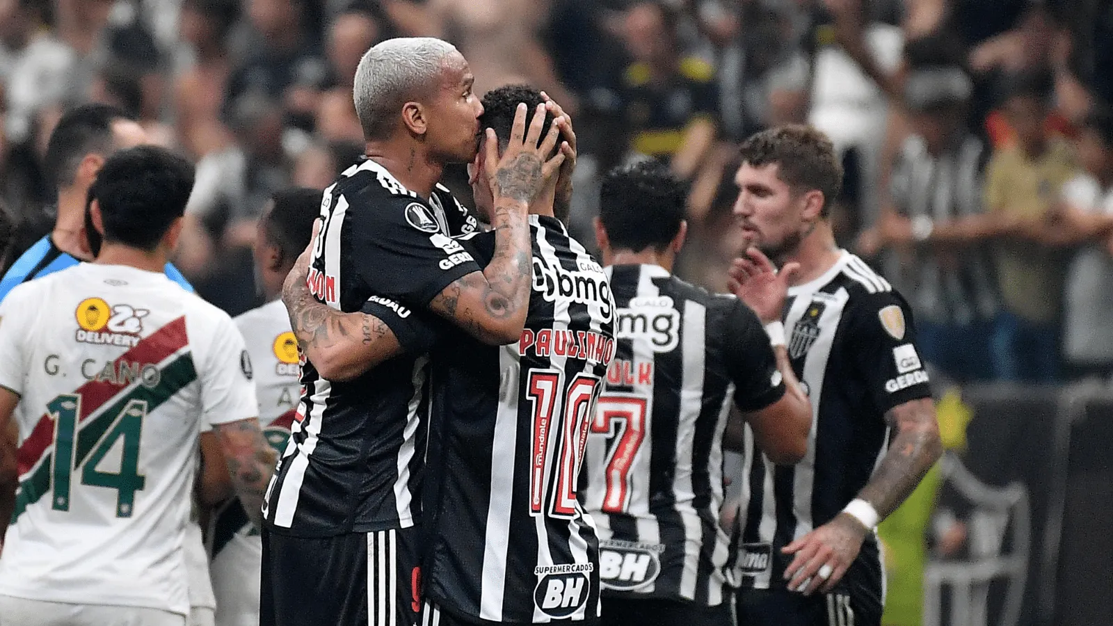 Como Hulk e Paulinho se reergueram ap&oacute;s erros graves na classifica&ccedil;&atilde;o do Atl&eacute;tico-MG?