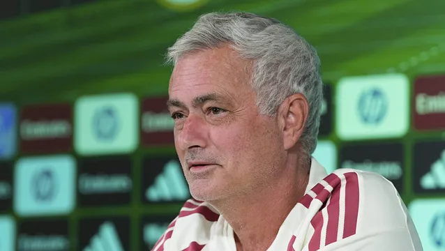 Mourinho faz alerta ir&ocirc;nico sobre caso City: &lsquo;Teremos que ter sorte de ainda estarmos aqui'