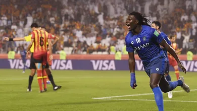 Gomis saiu do banco e, com um lindo gol, colocou o Al Hilal no caminho do Flamengo