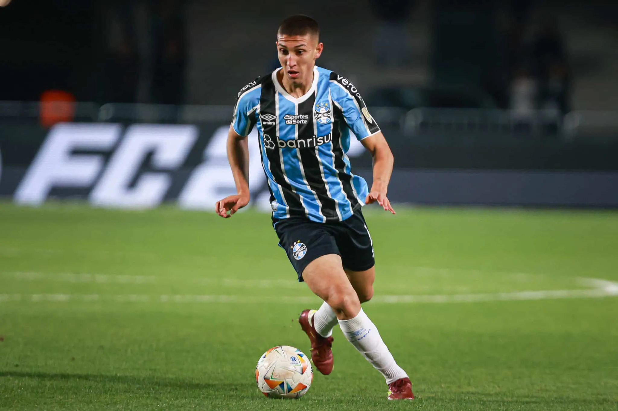 Renato atende pedido da torcida e talism&atilde; colombiano decide jogo do Gr&ecirc;mio