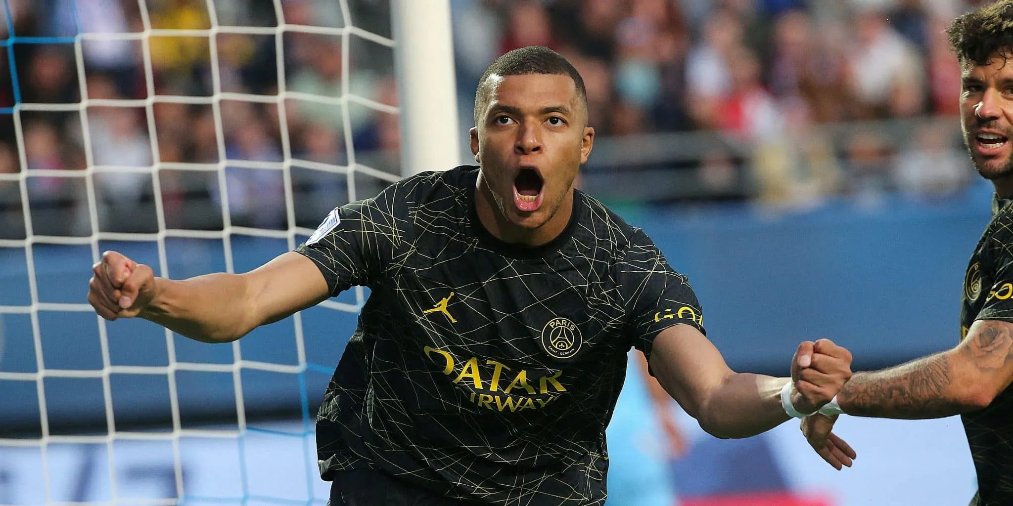 Sem suar muito a camisa, PSG conta com a sorte para vencer o Troyes
