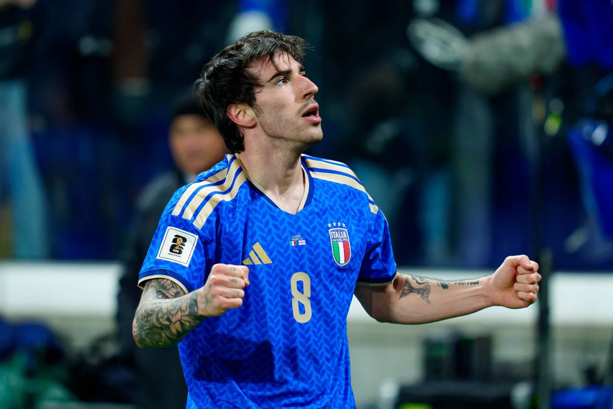 Sandro Tonali comemora gol da It&aacute;lia na repescagem para a Copa do Mundo 2026