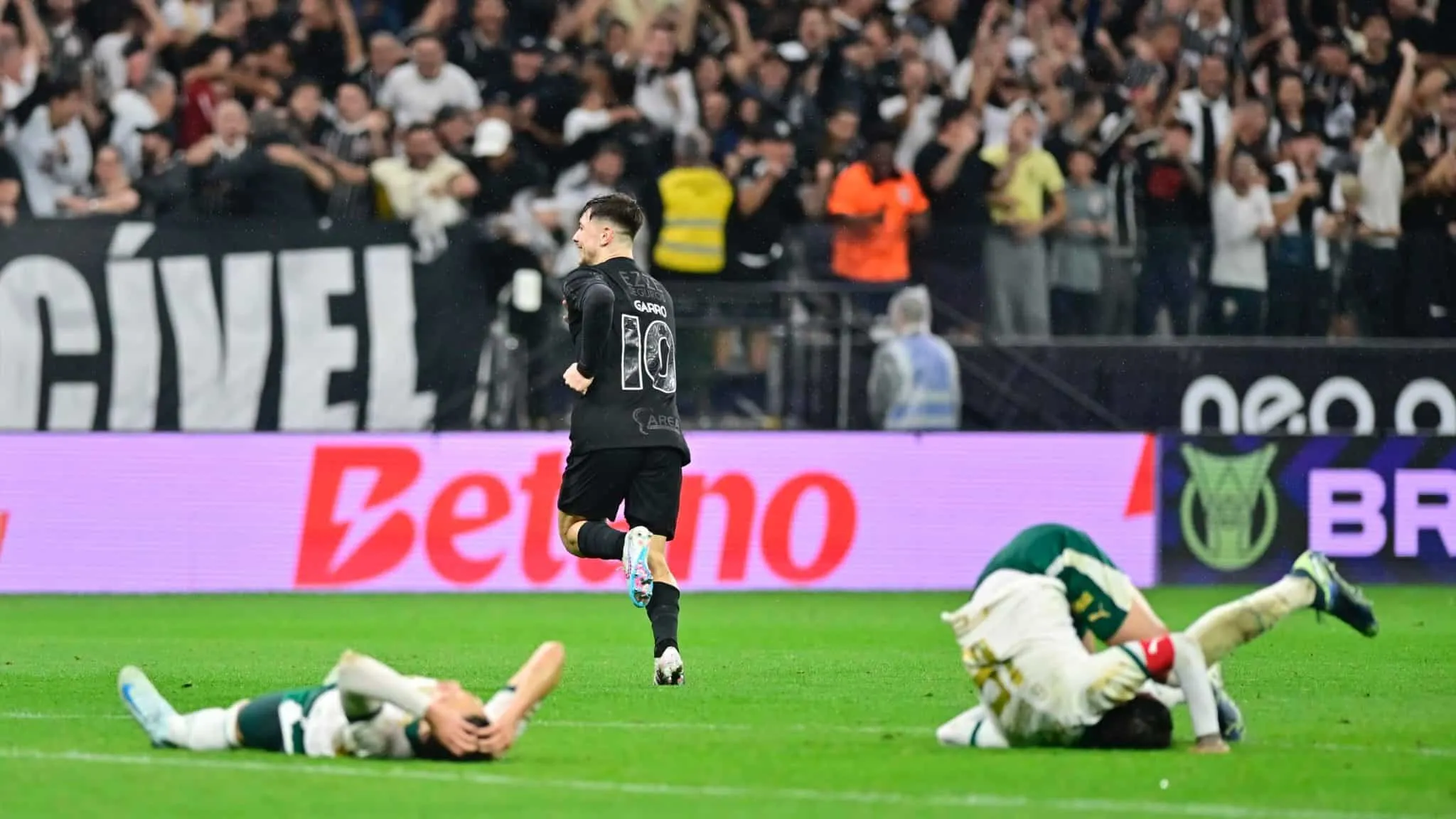 Cabe&ccedil;a, provoca&ccedil;&otilde;es e her&oacute;is antigos: como o Corinthians voltou a vencer o Palmeiras ap&oacute;s tr&ecirc;s anos
