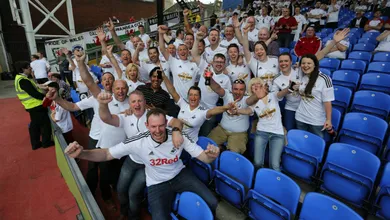Swansea vai subsidiar ingressos de visitante para seus torcedores na Premier League
