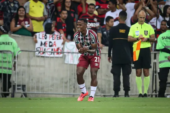 A conversa de Mano Menezes com Arias que decidiu o Fla-Flu para o Fluminense