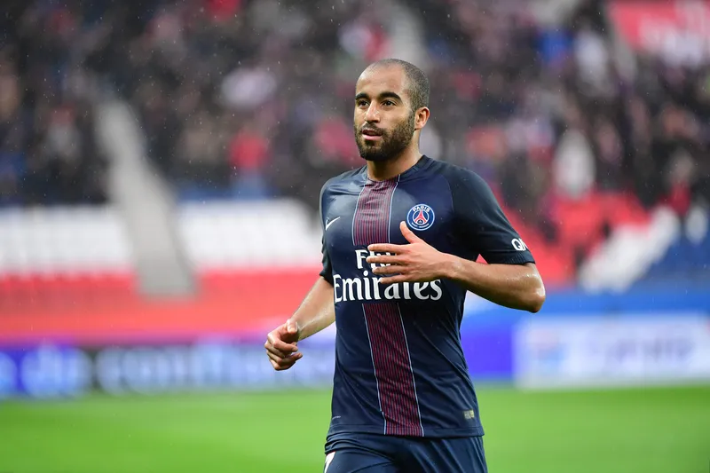 Lucas, em a&ccedil;&atilde;o pelo PSG em 2017