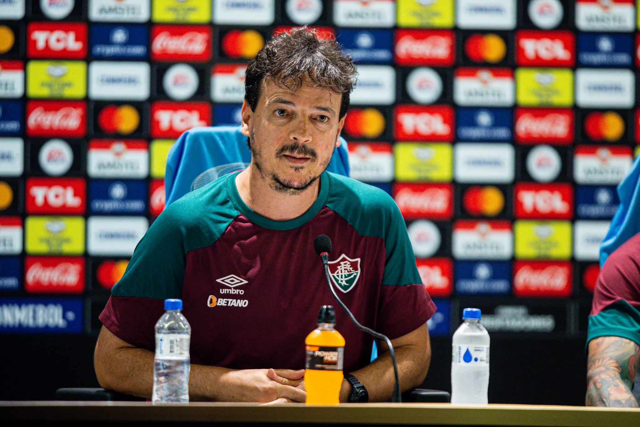 Diniz culpa arbitragem por empate do Fluminense na Libertadores: &lsquo;Interferiu no resultado&rsquo;