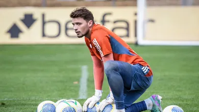 Gabriel Grando completa 130 dias e zero minutos no Cruzeiro; goleiro seguir&aacute; no clube?