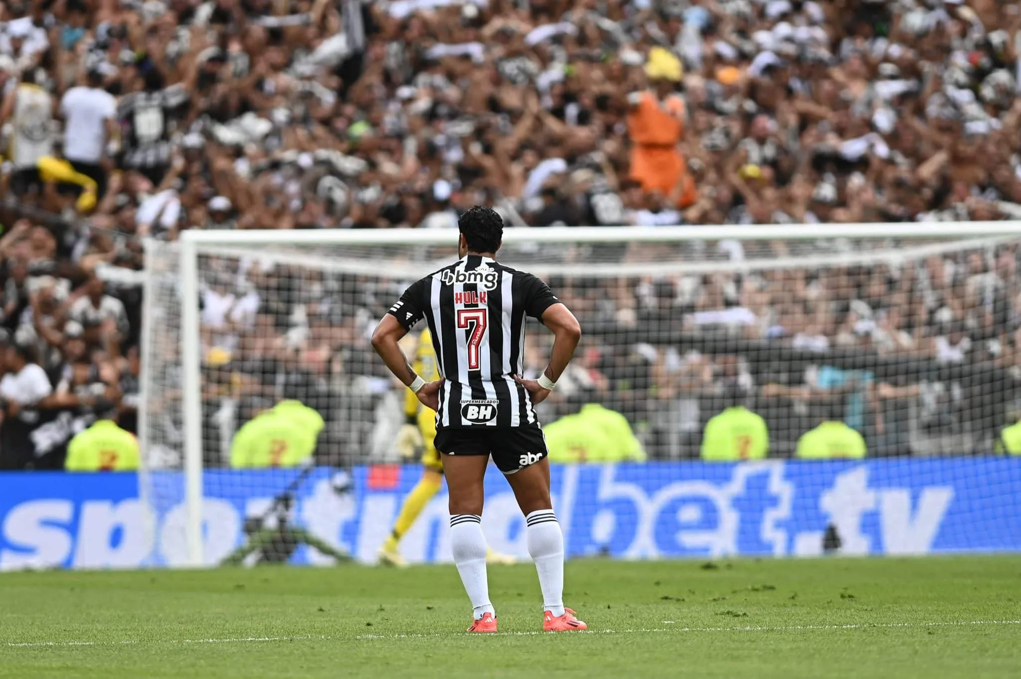Atl&eacute;tico-MG pode at&eacute; questionar arbitragem, mas os pr&oacute;prios erros lhe fizeram perder a final