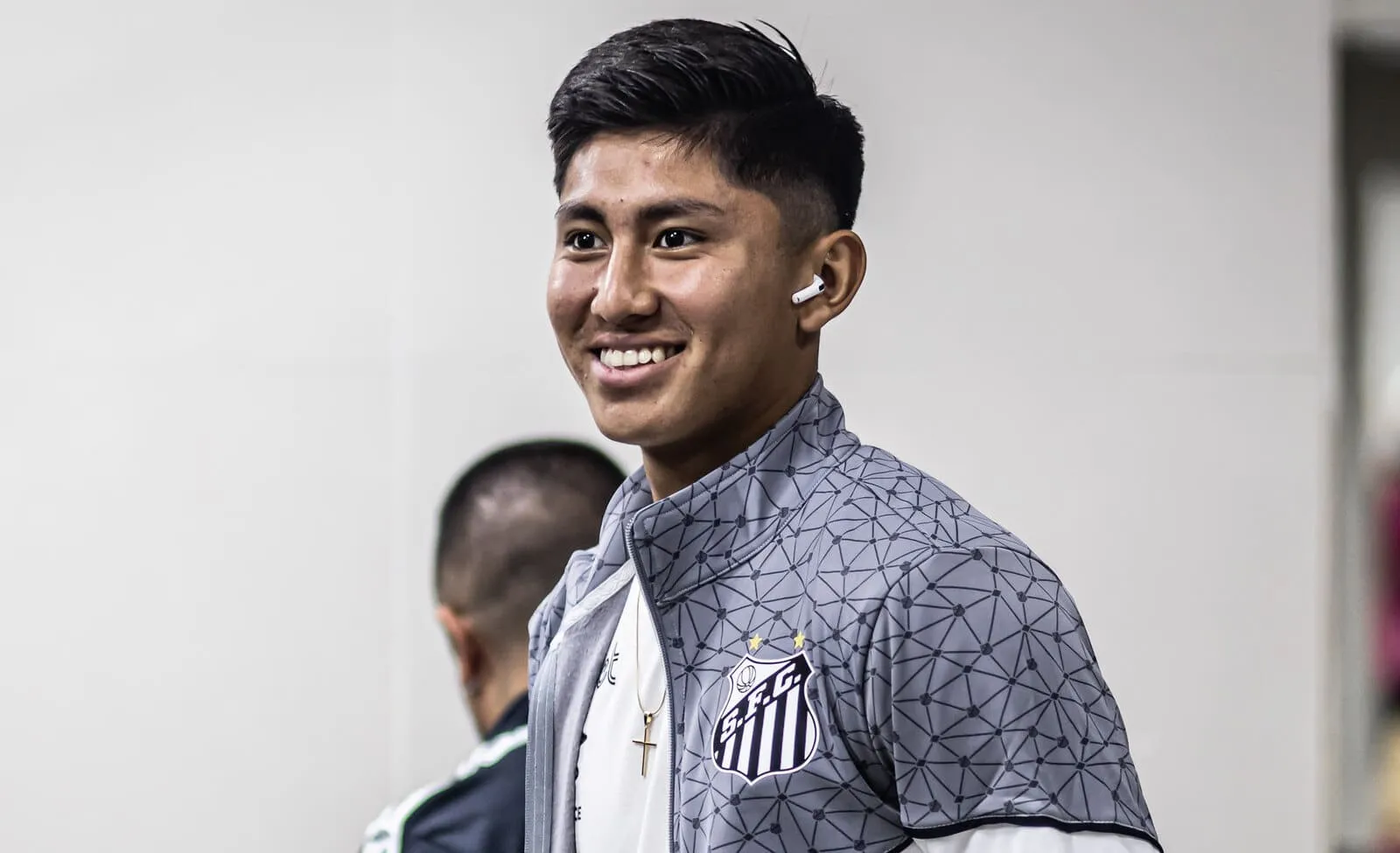 Miguelito voltar&aacute; ao elenco profissional e Santos pensa em tr&ecirc;s contrata&ccedil;&otilde;es para a S&eacute;rie B