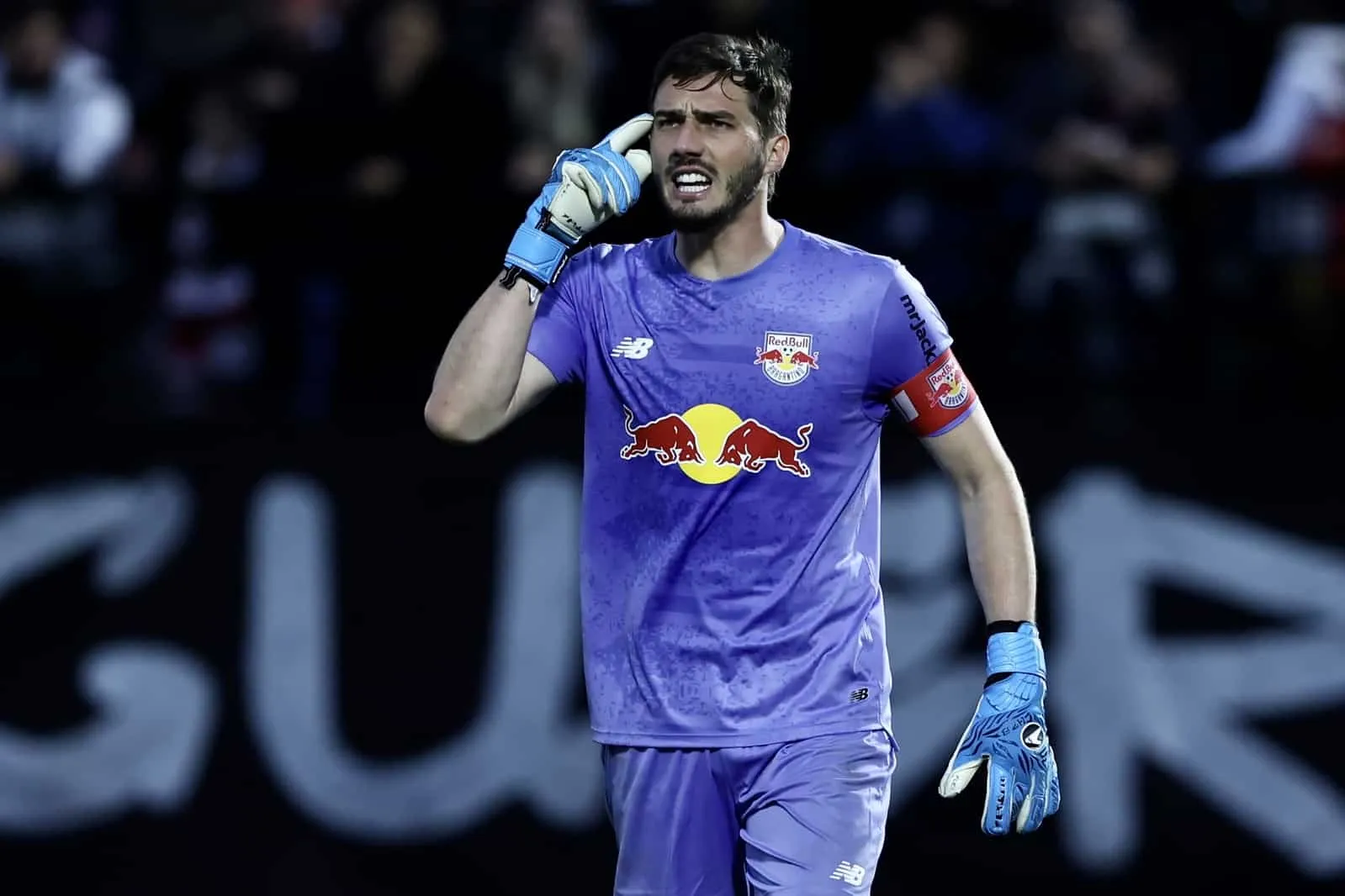A Vila Belmiro &eacute; um lugar traum&aacute;tico para o goleiro Cleiton: bom para o Santos, ruim pro RB Bragantino