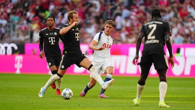 Goleada do Bayern sobre o Tottenham fica marcada por reencontros e Olise &lsquo;impar&aacute;vel&rsquo;