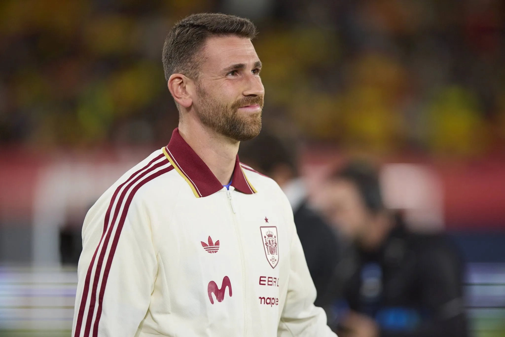 Unai Simon, goleiro da Espanha, em duelo com a S&eacute;rvia