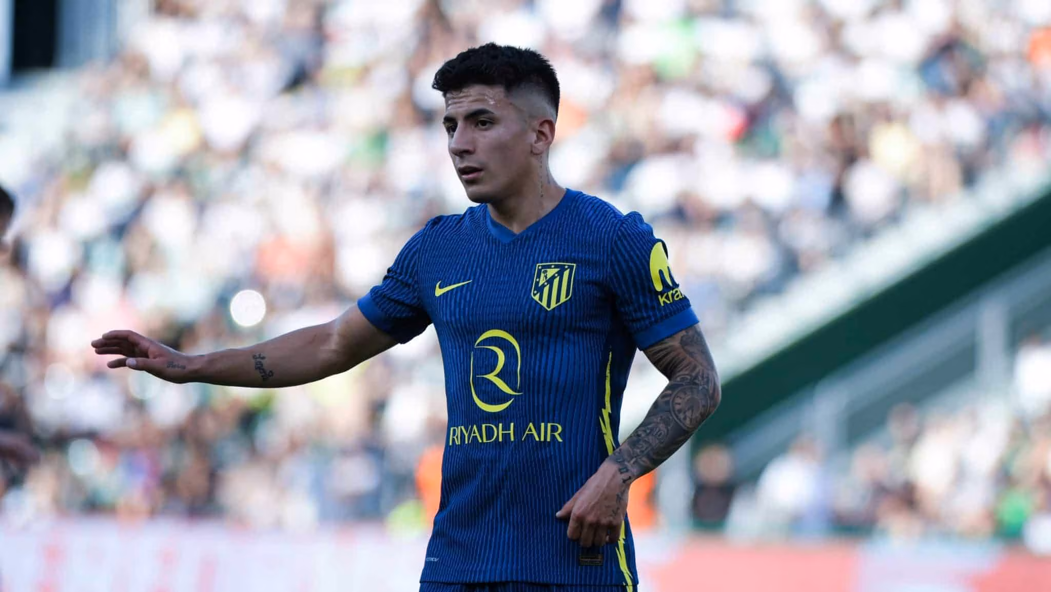 Thiago Almada em jogo do Atl&eacute;tico de Madrid