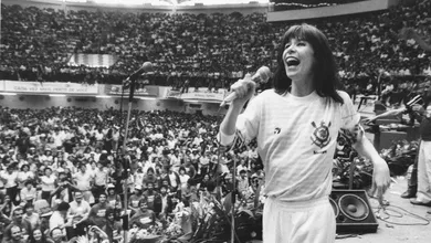 &ldquo;O Corinthians &eacute; a maior banda de rock de todos os tempos&rdquo;: O amor branco e preto de Rita Lee
