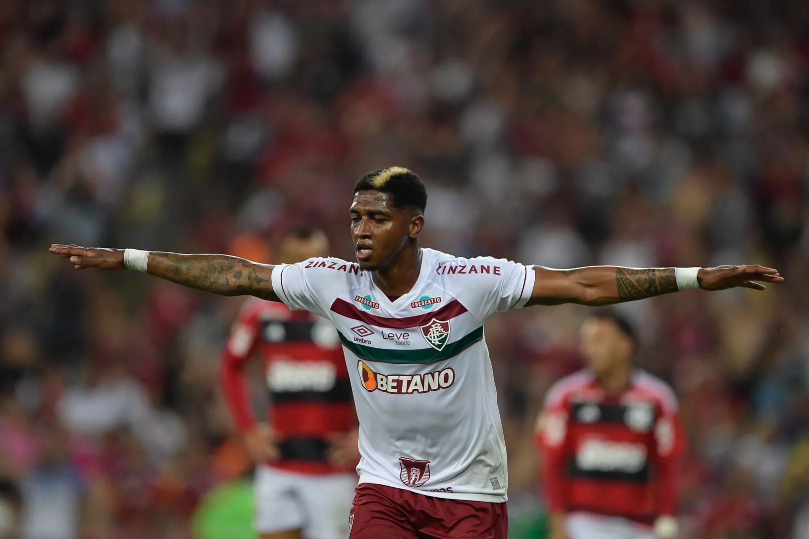 Yony Gonz&aacute;lez marcou o gol do empate do Fluminense com o Flamengo no Campeonato Brasileiro - Foto: Icon sport