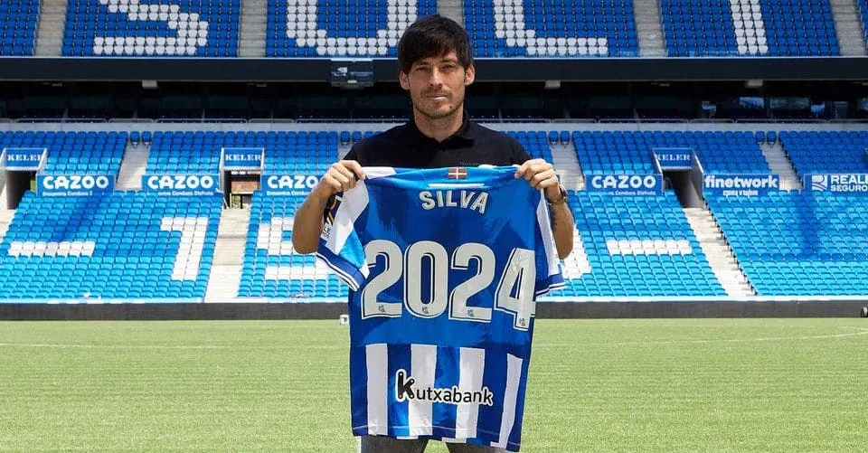 Com a Real Sociedad prestes a voltar &agrave; Champions ap&oacute;s dez anos, David Silva renova at&eacute; 2024