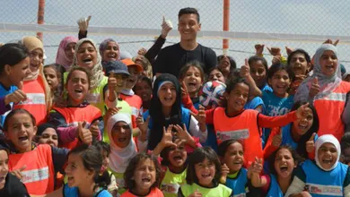 [V&iacute;deo] &Ouml;zil bate bola e leva um pouco de esperan&ccedil;a a crian&ccedil;as refugiadas na Jord&acirc;nia