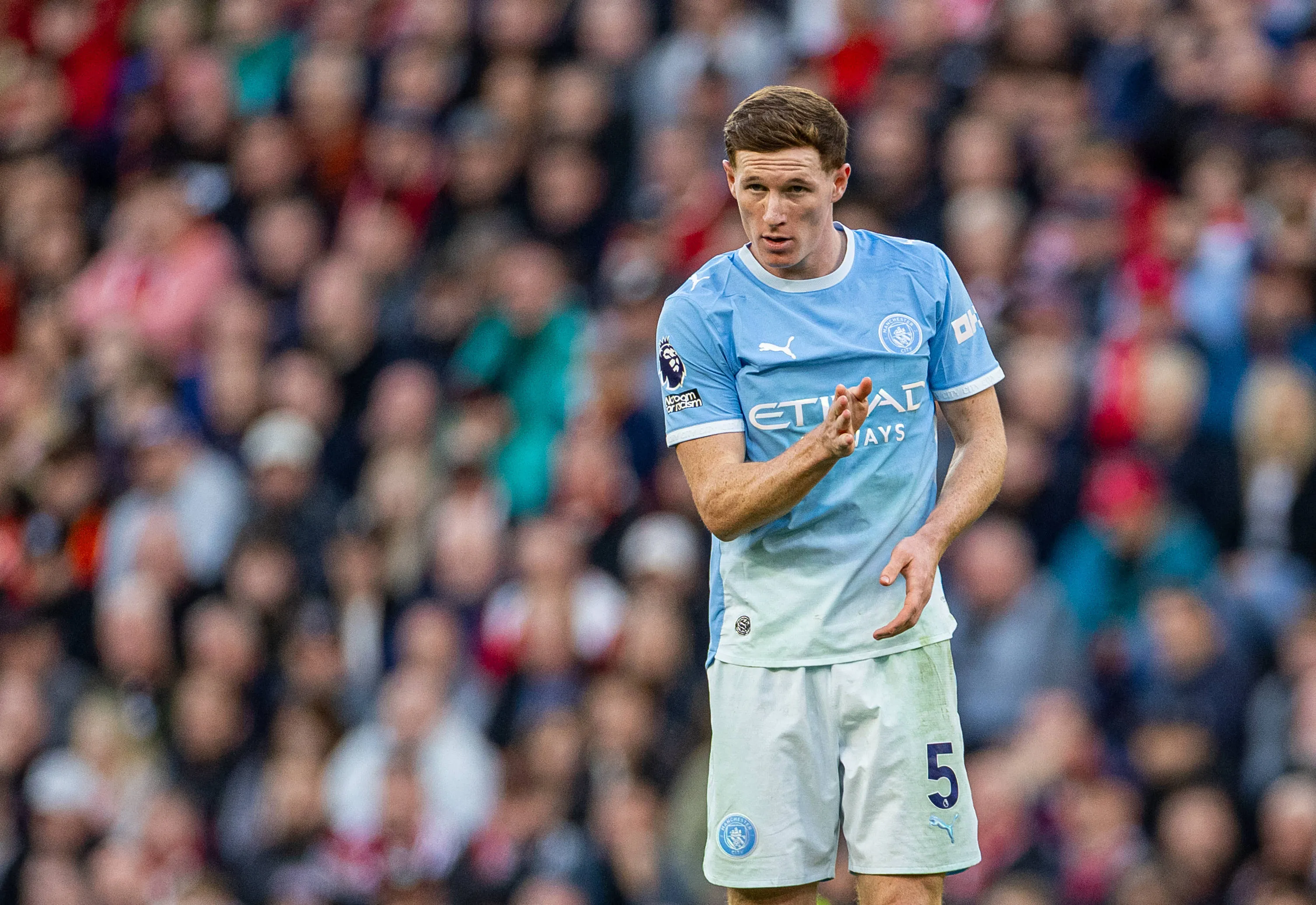 Elliot Anderson comandou o meio-campo em Anfield