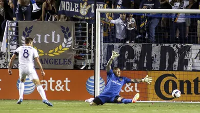 LA Galaxy goleou na MLS com direito a gola&ccedil;os de Gerrard e Giovani dos Santos