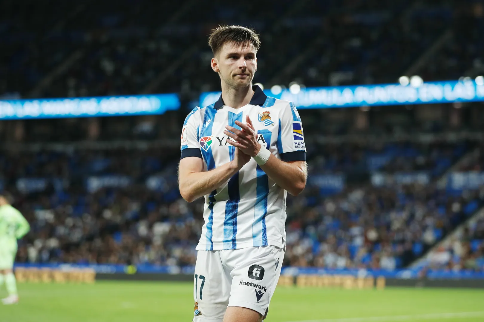 Kieran Tierney durante jogo da Real Sociedad
