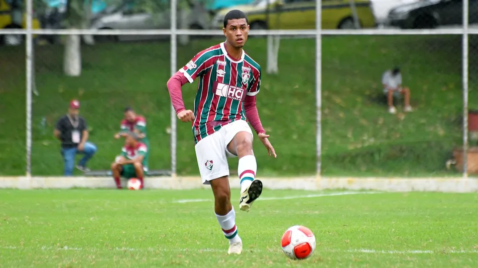 Esquerdinha pode ganhar chance na lateral-esquerda do Fluminense - Foto: Icon sport