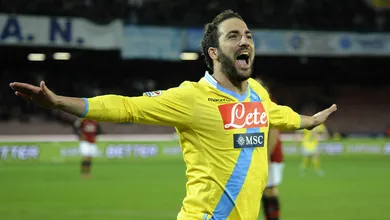 Napoli volta a vencer, e Seedorf tem muito o que ajustar no Milan