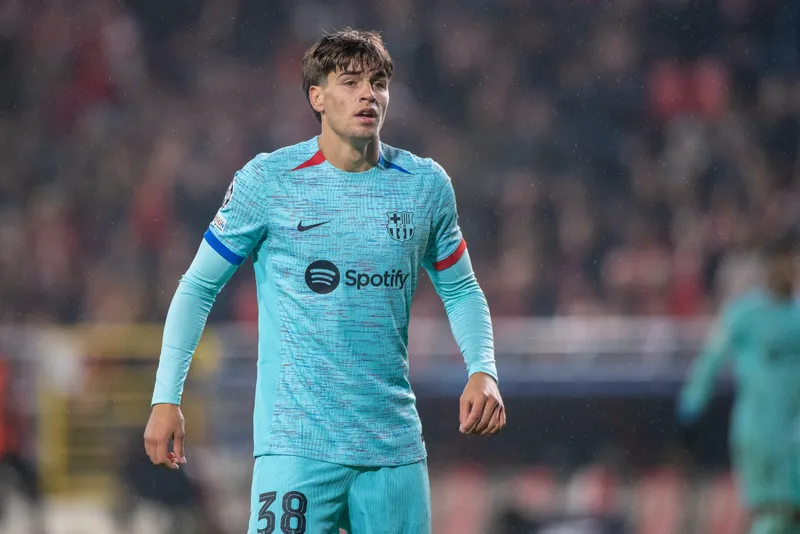 Foto: (IconSport) - Marc Guiu pelo Barcelona