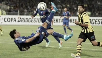 Nos 100 anos da &lsquo;chilena&rsquo;, U de Chile faz as honras com o primeiro gola&ccedil;o da Libertadores