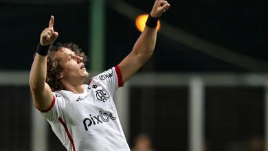 David Luiz mant&eacute;m escrita curiosa para zagueiros do Flamengo em meio a incerteza por renova&ccedil;&atilde;o