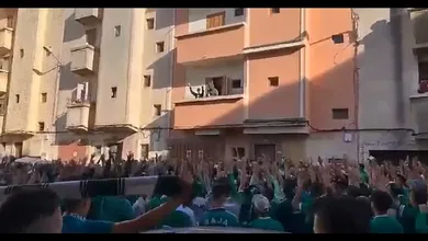 Torcida do Raja foi at&eacute; casa de torcedor com c&acirc;ncer para oferecer seu melhor alento: com c&acirc;nticos