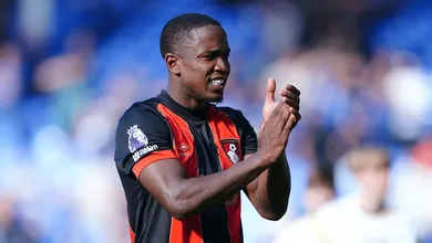 Alvo do Cruzeiro, Sinisterra recebeu elogio de Arne Slot e busca recome&ccedil;o