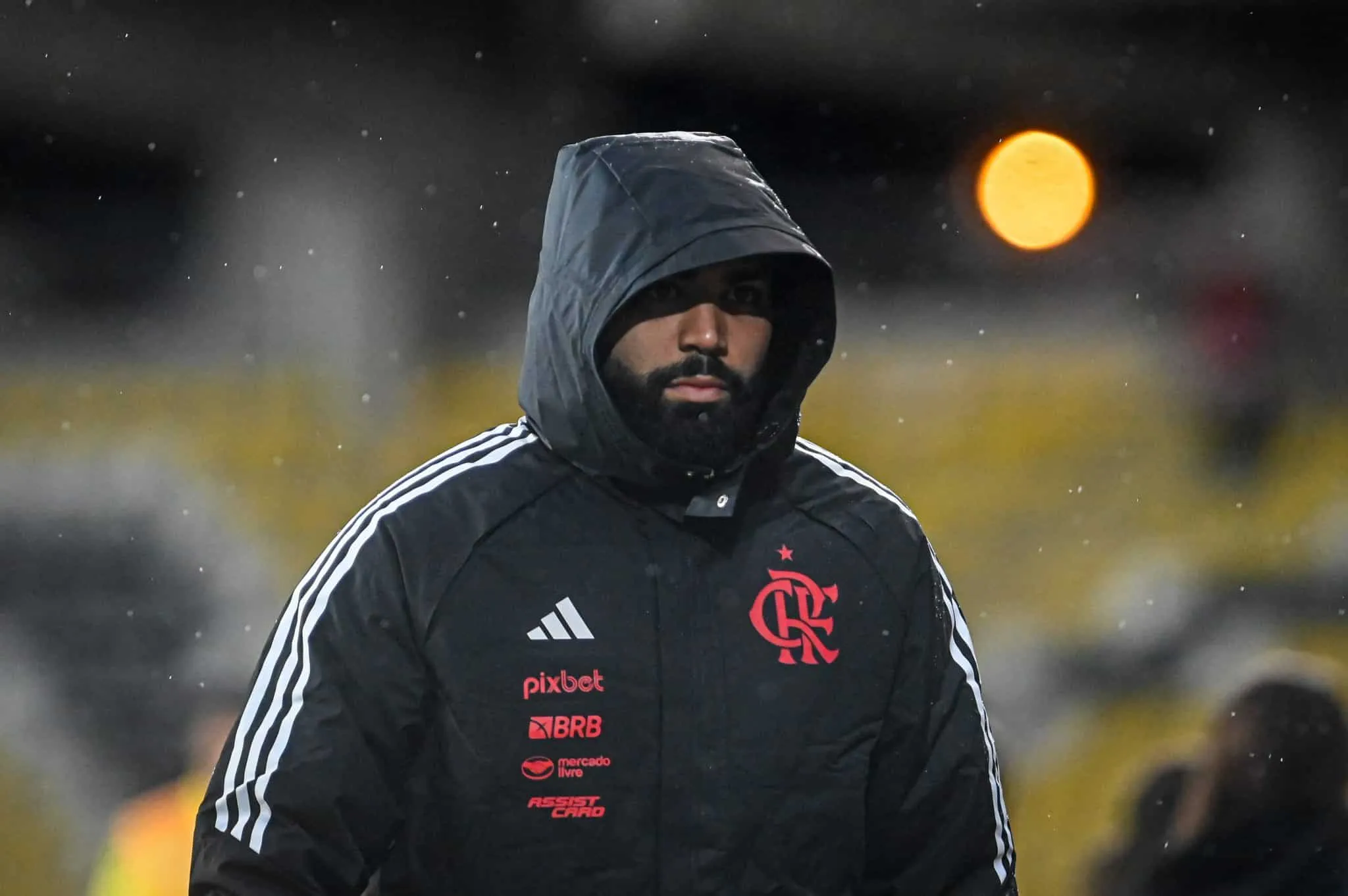 Aperto de m&atilde;o, desacerto e surpresas: a linha do tempo da negocia&ccedil;&atilde;o de Gabigol e Flamengo