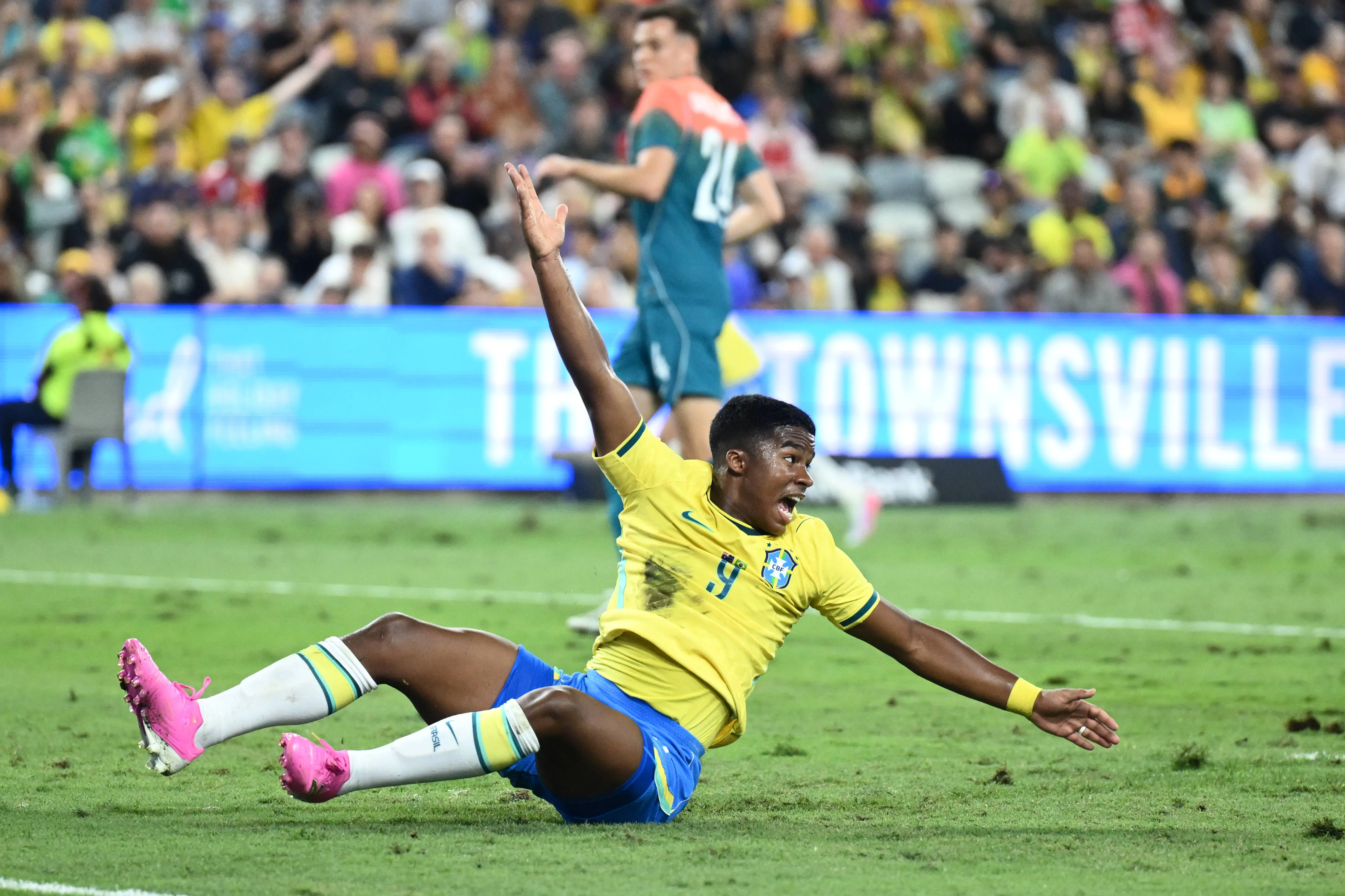 Endrick reclama durante Austrália x Brasil (Foto: Imago/AAP)