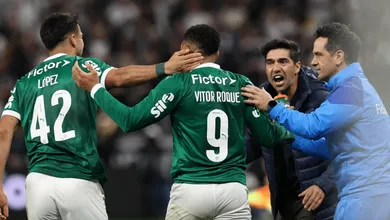 Com a cara da derrota, Abel, mais uma vez, n&atilde;o tem como explicar resultado do Palmeiras