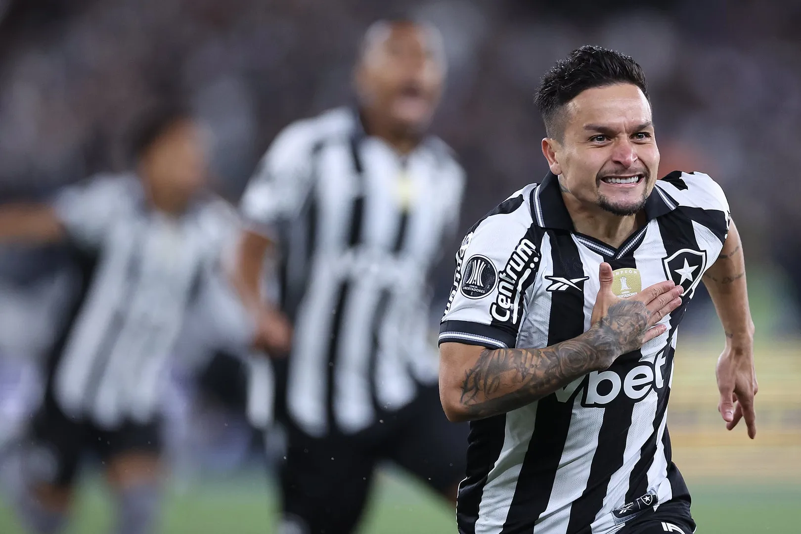 Artur marcou o gol da vit&oacute;ria do Botafogo (Foto: Vitor Silva/Botafogo)