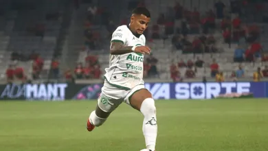 Entenda os planos do S&atilde;o Paulo para o elenco ap&oacute;s fechar com lateral-direito